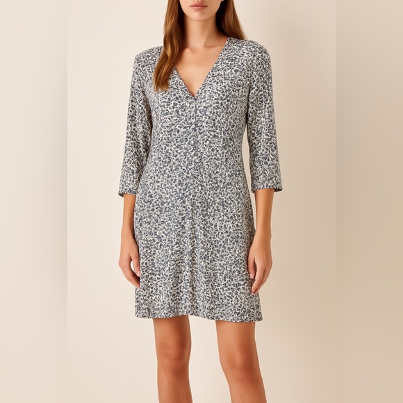 Faherty Floral Print V-Neck Dress Blue White Long Sleeve Size Medium - Picture 1 of 4